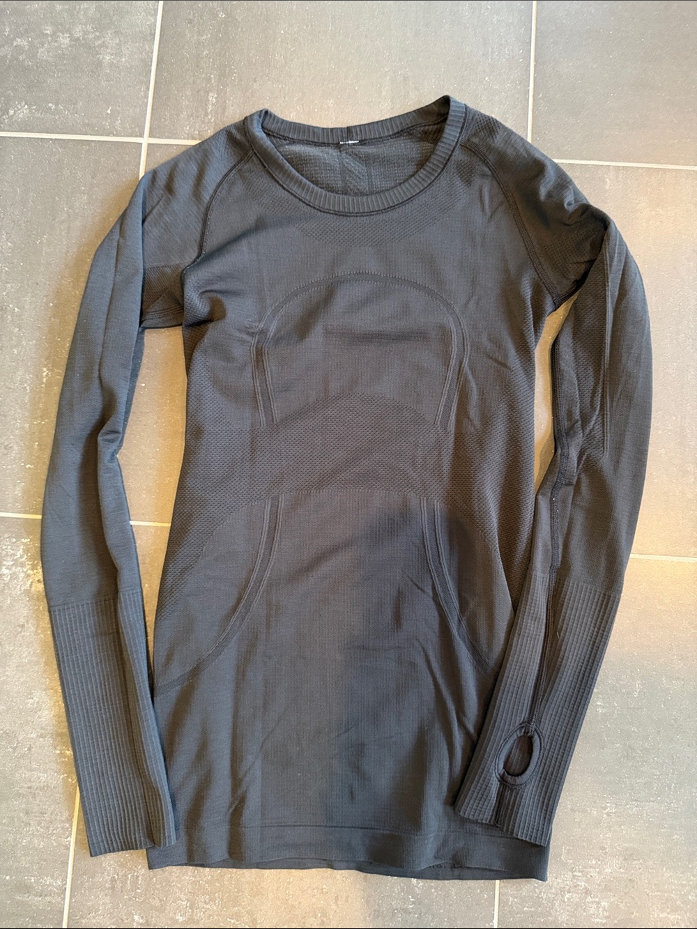 Lululemon Black Swiftly Tech Long-Sleeve Shirt 2.0 Waist Length size 4